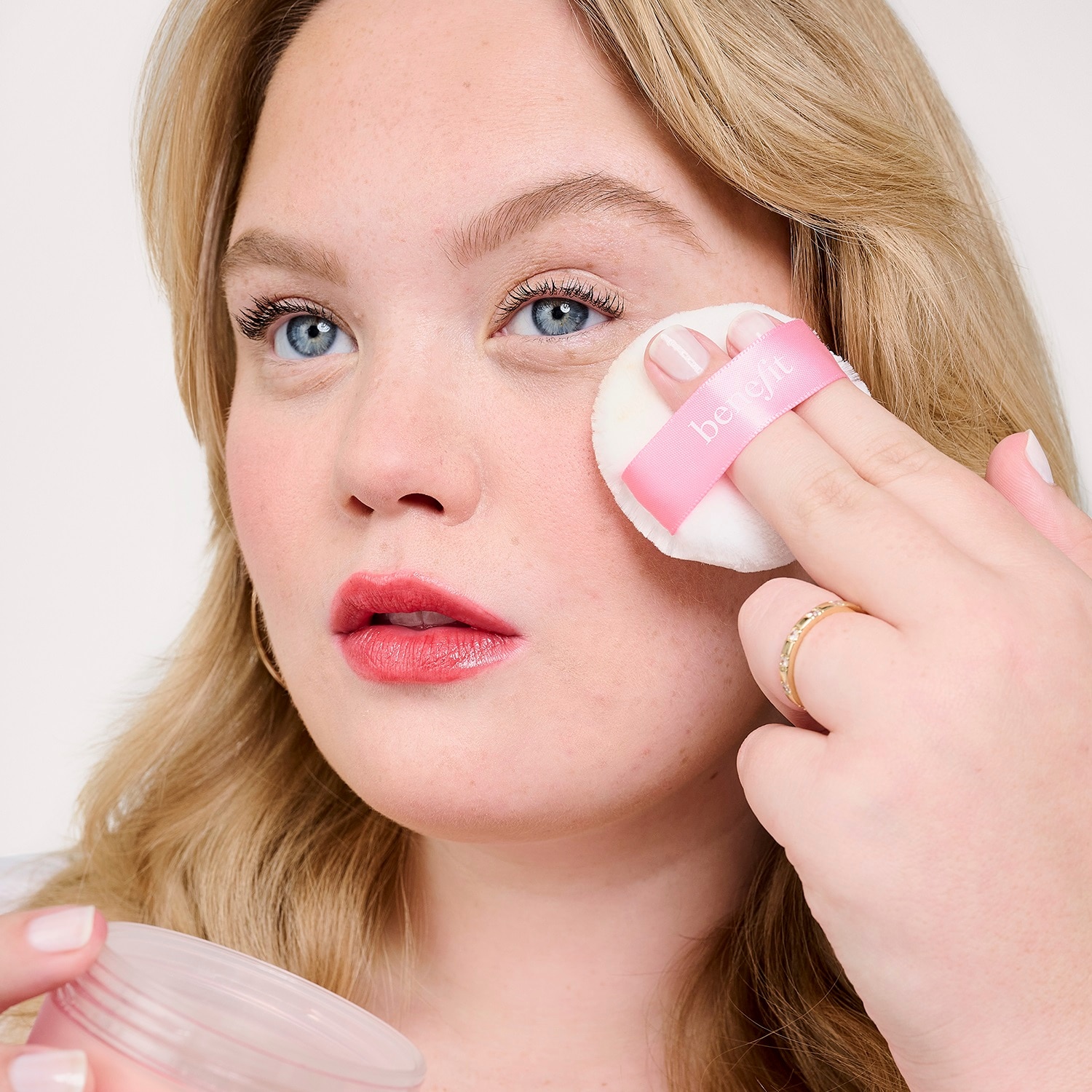 THE POREFESSIONAL MATTE LOOSE POWDER (POLVO FIJADOR PARA ROSTRO)